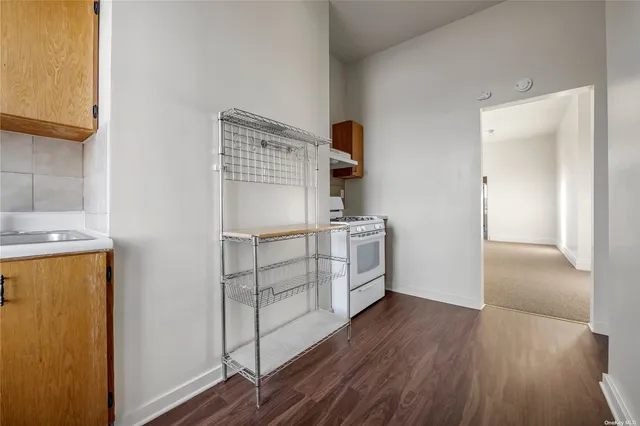 $1,700,000 | 22-19 Steinway Street | Astoria