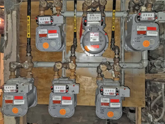 $1,700,000 | 22-19 Steinway Street | Astoria