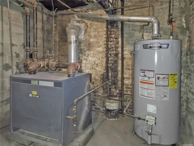 $1,700,000 | 22-19 Steinway Street | Astoria