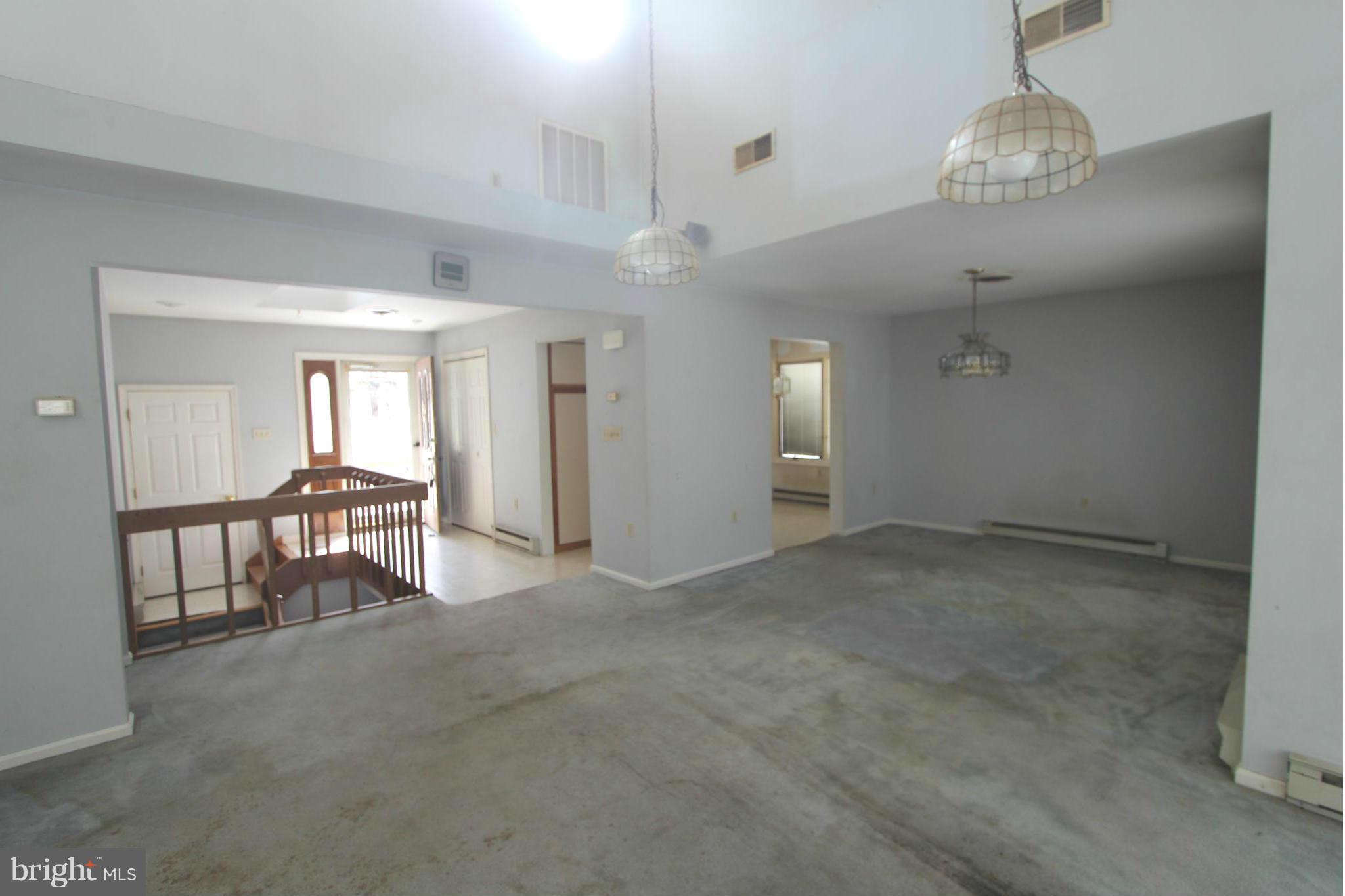 6198 Timber Ridge Road Berkeley Springs, WV 25411 - Photo 13 of 29 Living Room