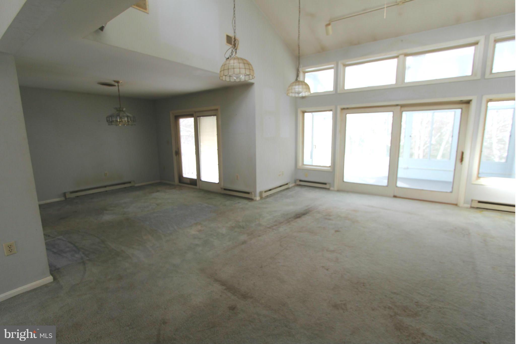6198 Timber Ridge Road Berkeley Springs, WV 25411 - Photo 7 of 29 Living Room