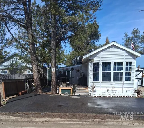 $249,900 | 12 D Street, Cascade, ID 83611