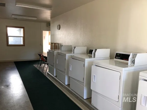 $249,900 | 12 D Street, Cascade, ID 83611
