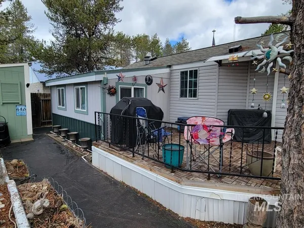$249,900 | 12 D Street, Cascade, ID 83611