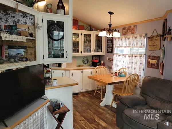$249,900 | 12 D Street, Cascade, ID 83611