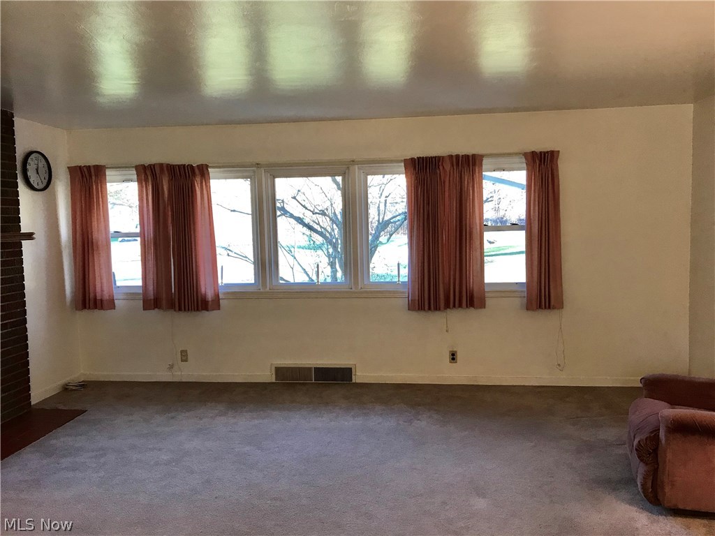 6784 Chestnut-Ridge Road Hubbard, OH 44425 - Photo 6 of 29 Gallery Image 6