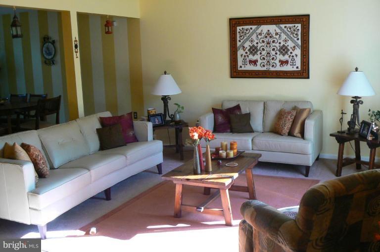 54 Carrollton Road Sterling, VA 20165 - Photo 2 of 11 Living Room