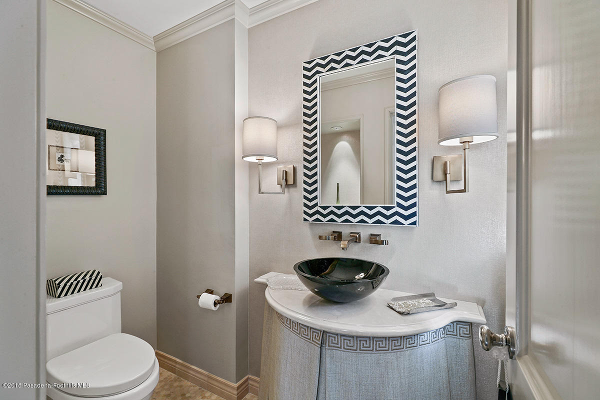 995 Hampton Road Arcadia, CA 91006 - Photo 40 of 126 Powder room