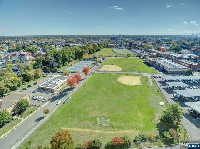 $399,000 | 160 Overlook Avenue, Unit 17C, Hackensack, NJ 07601