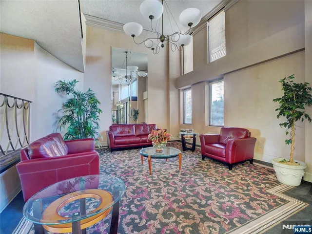 $399,000 | 160 Overlook Avenue, Unit 17C, Hackensack, NJ 07601