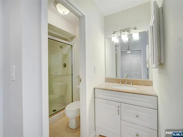 $399,000 | 160 Overlook Avenue, Unit 17C, Hackensack, NJ 07601