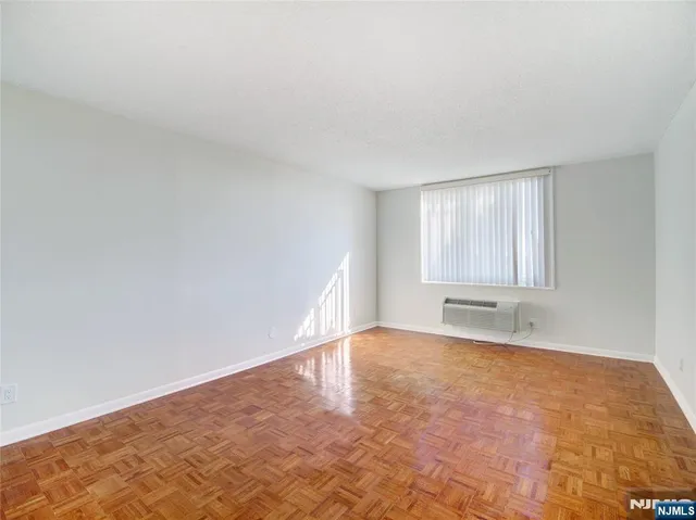 $399,000 | 160 Overlook Avenue, Unit 17C, Hackensack, NJ 07601