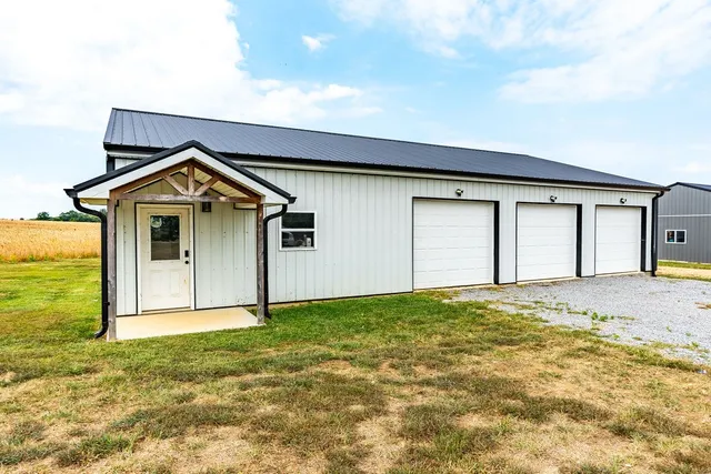 $900,000 | 3765 S Road, Cadiz, KY 42211