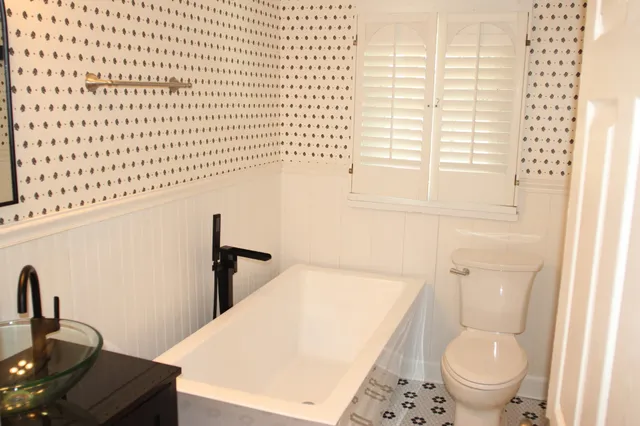 $1,900 | 521 West Main Street, McMinnville, TN 37110