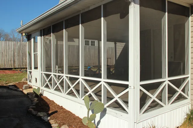 $1,900 | 521 West Main Street, McMinnville, TN 37110