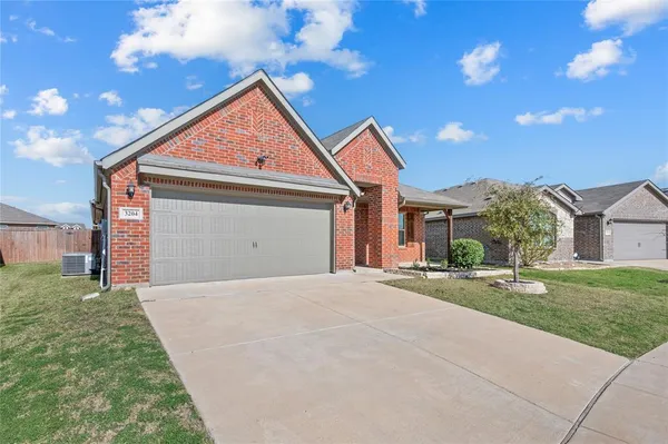 $2,495 | 3204 Montego Bay Lane, Fort Worth, TX 76123
