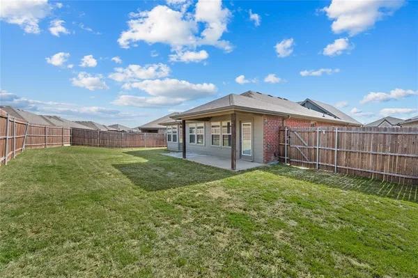 $2,495 | 3204 Montego Bay Lane, Fort Worth, TX 76123