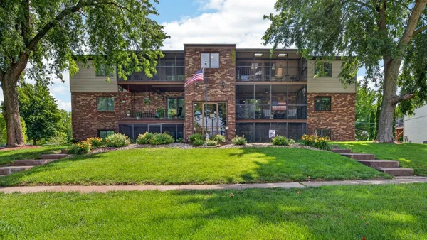 $169,900 | 824 McGregor Street, Unit 12, Bloomington, IL 61701
