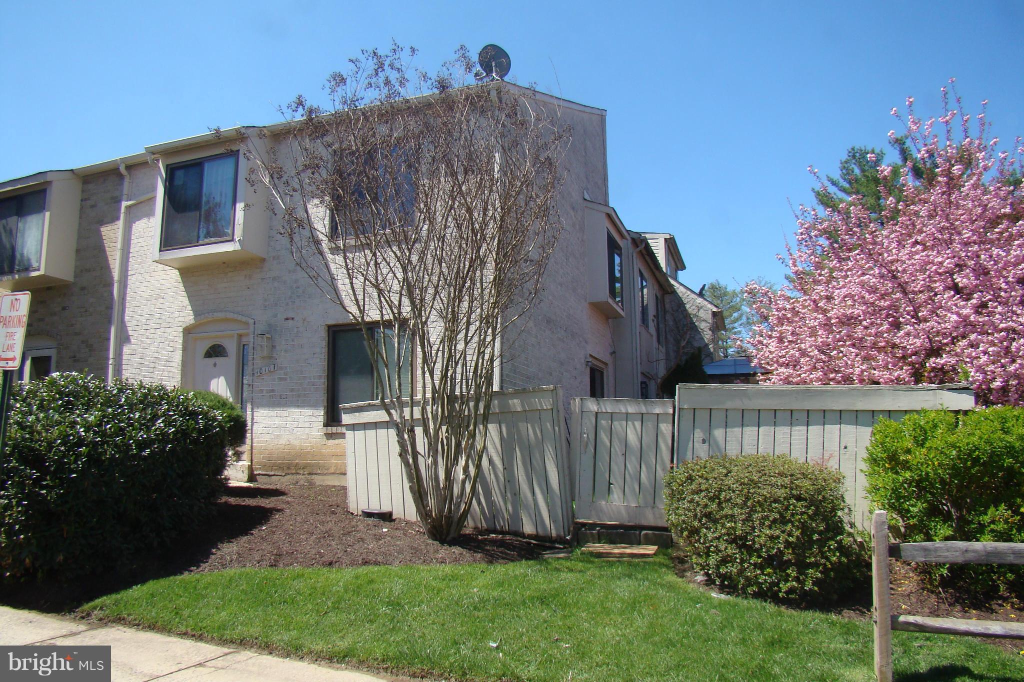 10101 Ridgeline Drive Gaithersburg, MD 20886 - Photo 3 of 17 Exterior (Front)