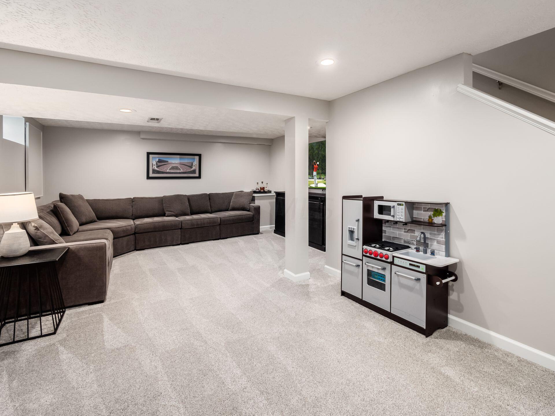 2476 Limestone Way Columbus, OH 43228 - Photo 37 of 52 Lower Level