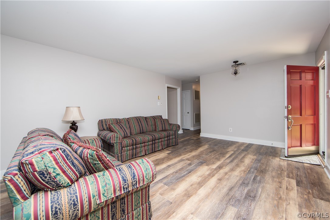 201 Stanmore Road North Chesterfield, VA 23236 - Photo 10 of 30 Gallery Image 10