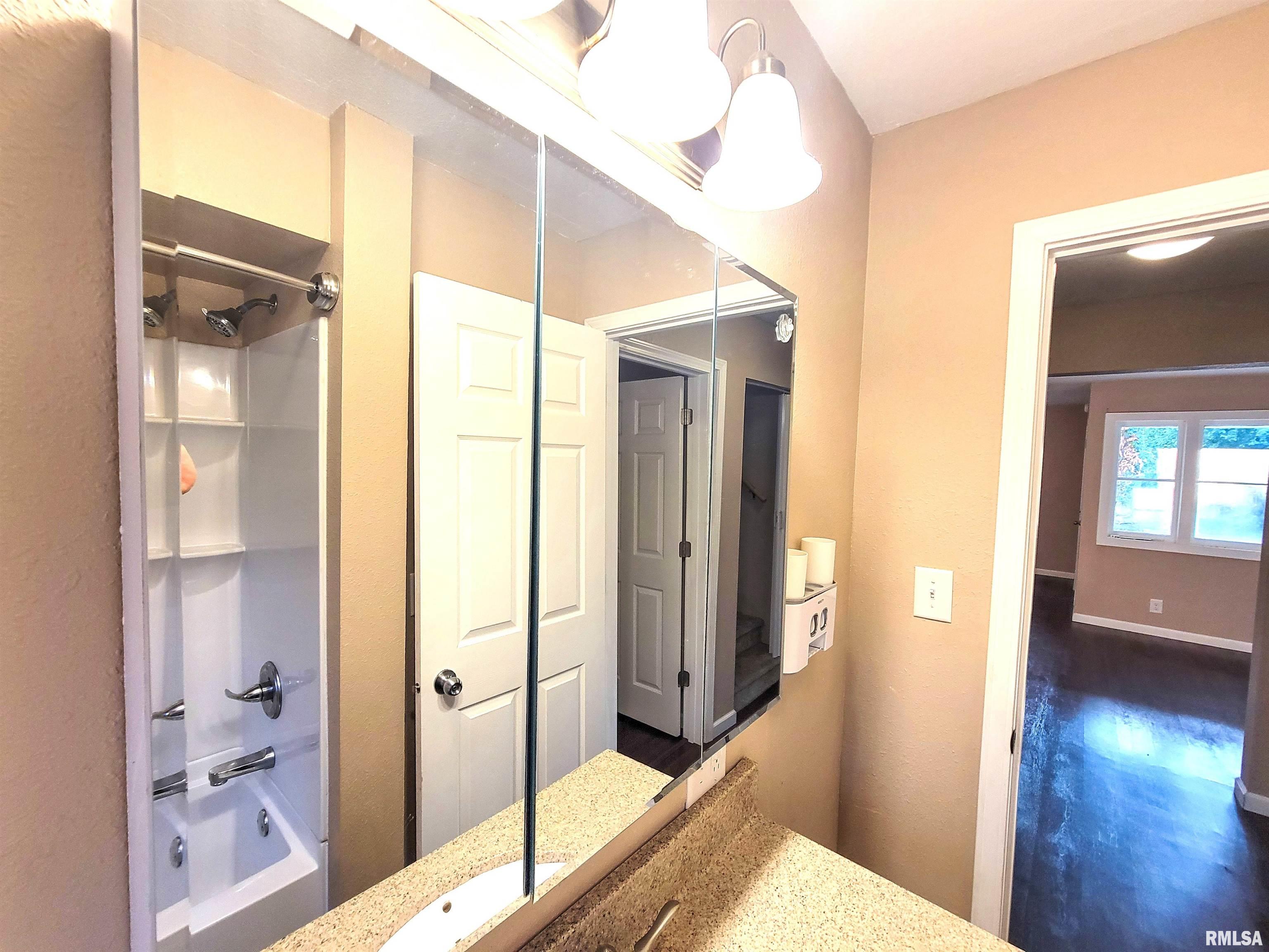824 Rider Street Flora, IL 62839 - Photo 54 of 79 Gallery Image 54