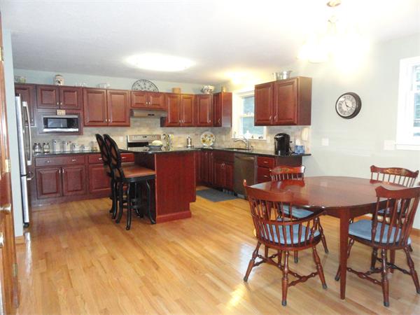 228 Charnock Hill Road Rutland, MA 01543 - Photo 4 of 26