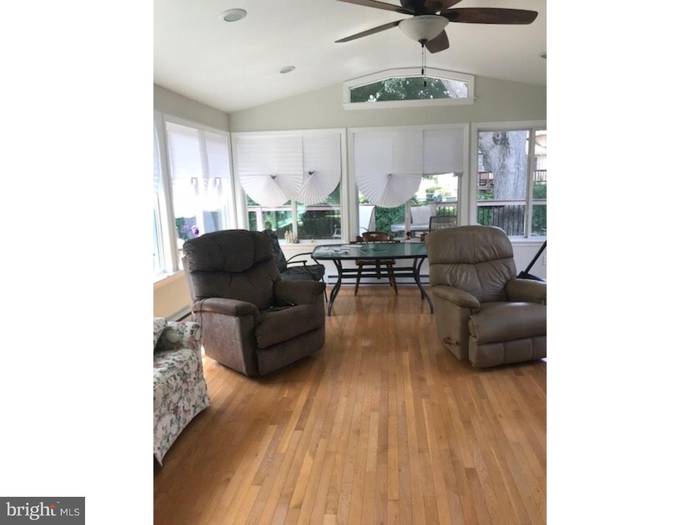 16 Rolling Road Stratford, NJ 08084 - Photo 2 of 3