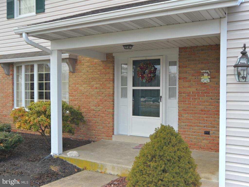 11 Fairland Road Manheim, PA 17545 - Photo 3 of 31 Gallery Image 3