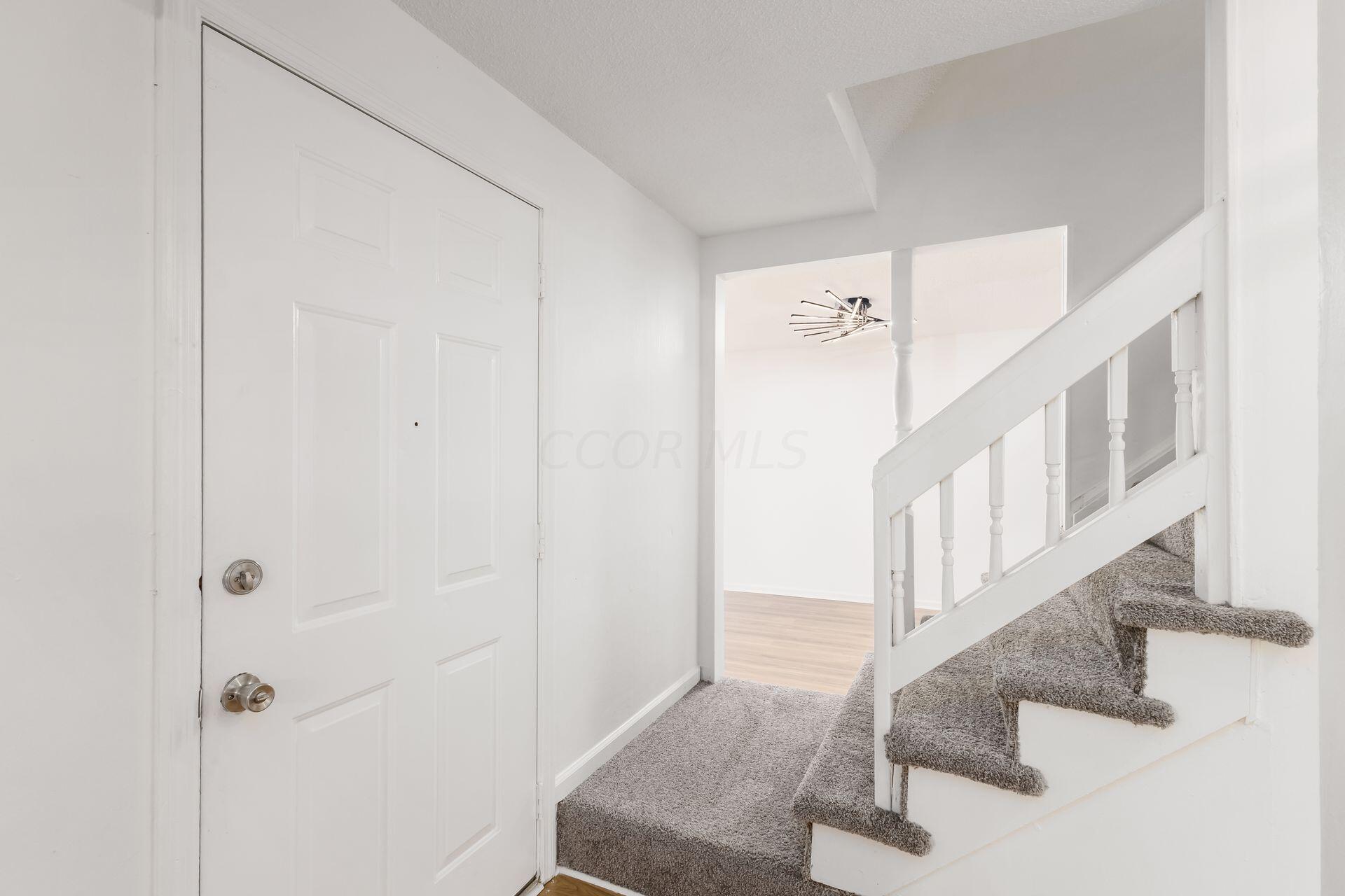2159 Waldorf Road Columbus, OH 43229 - Photo 10 of 54 009_ Rd Columbus OH 43229 USA