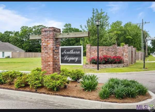 $545,500 | 1146 Southern Living Lane, Denham Springs, LA 70726