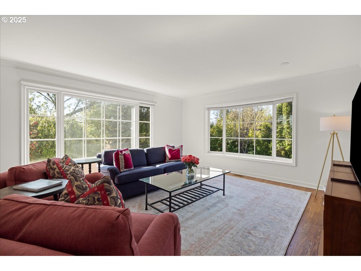 5400 Southwest Scholls Ferry Road Portland, OR 97225 - Photo 3 of 33 Gallery Image 3