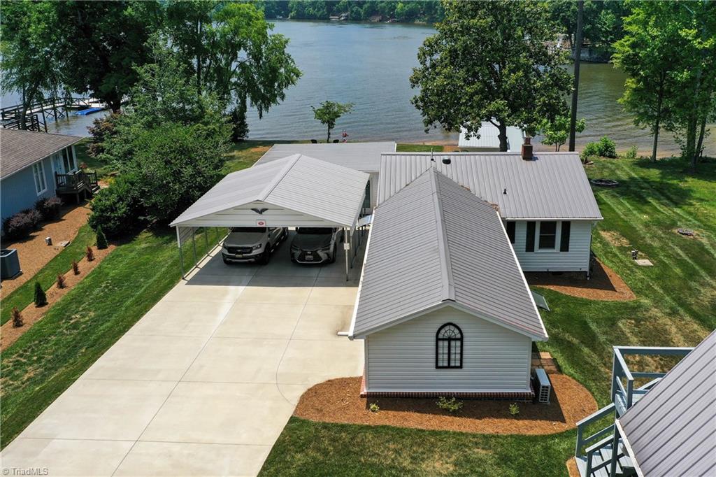 2113 Warf Road Lexington, NC 27292 - Photo 10 of 50 Large floater with seating with room for a couple boats