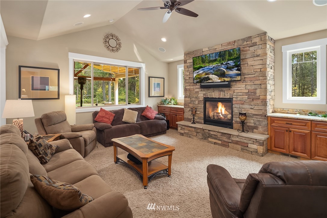 3351 Southwest Lake Helena Road Port Orchard, WA 98367 - Photo 6 of 34 Gallery Image 6