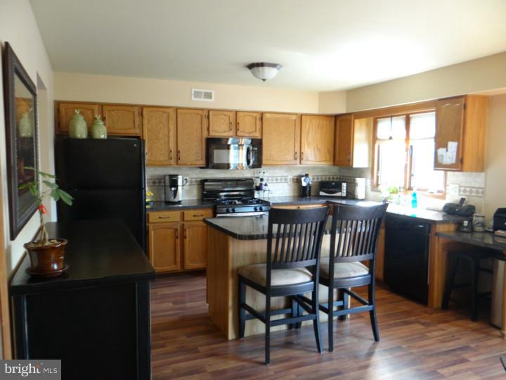 8816 Ridge Avenue, Unit 4 Philadelphia, PA 19128 - Photo 11 of 25 Kitchen