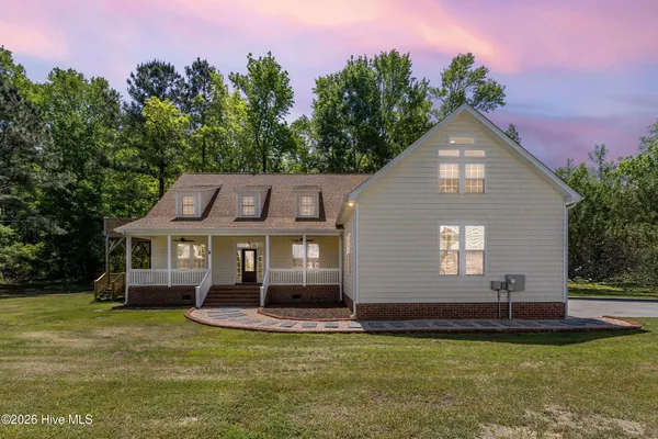 $629,000 | 905 Charleston Place, Sneads Ferry, NC 28460