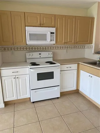 $1,995 | 11729 Crest Creek Drive, Riverview, FL 33569
