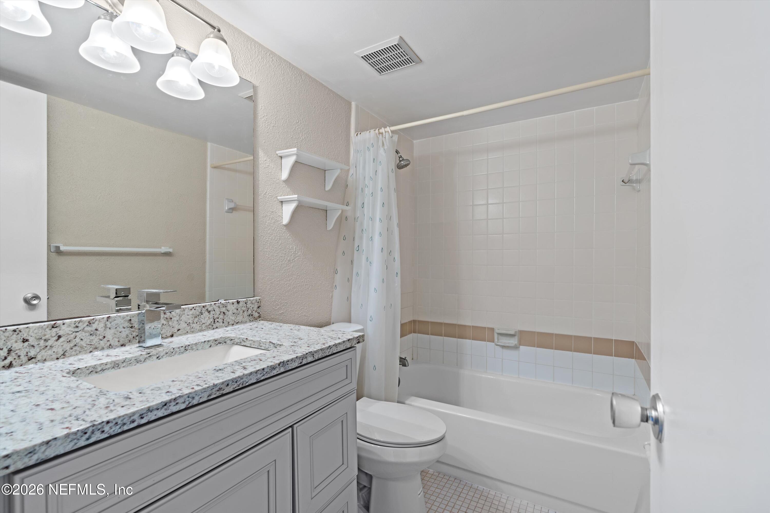 11 Dondanville Road, Unit 3 St. Augustine, FL 32080 - Photo 17 of 25 17-Guest Bath