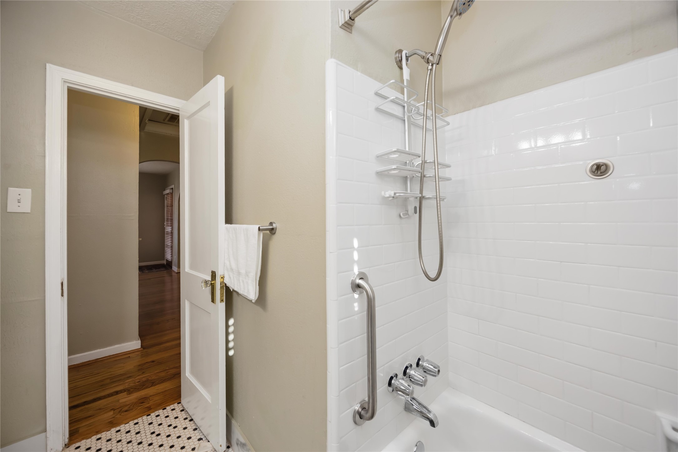 2104 Winbern Street Houston, TX 77004 - Photo 17 of 24 a bathroom with a shower