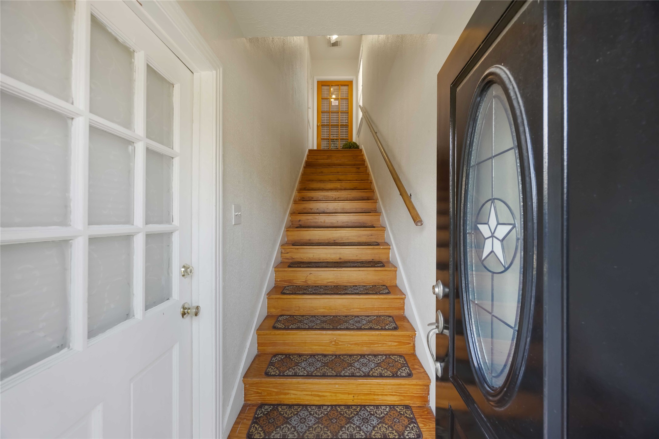 2104 Winbern Street Houston, TX 77004 - Photo 5 of 24 a view of entryway