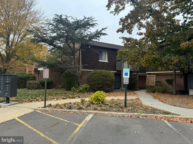 $1,800 | 312 Meadow Woods Lane, Lawrence Township, NJ 08648