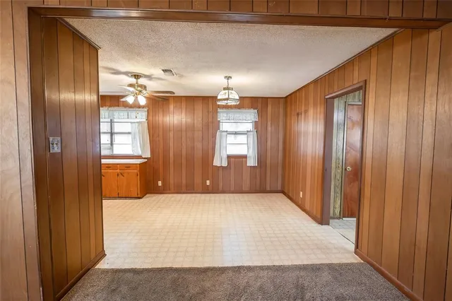 a view of entryway with a front door