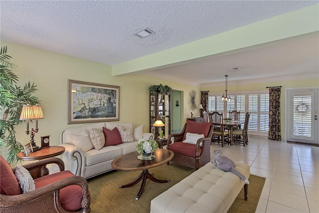 2265 Northeast 37th Court Lighthouse Point, FL 33064 - Photo 12 of 40 Photo 12