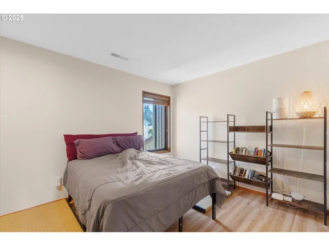 $299,900 | 13802 Northwest 10th Court, Vancouver, WA 98685