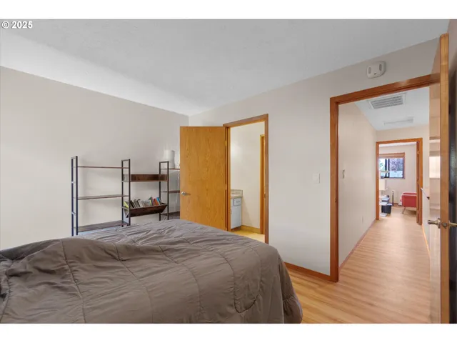 $299,900 | 13802 Northwest 10th Court, Vancouver, WA 98685