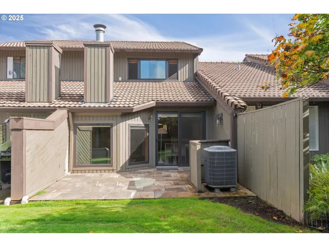 $299,900 | 13802 Northwest 10th Court, Vancouver, WA 98685