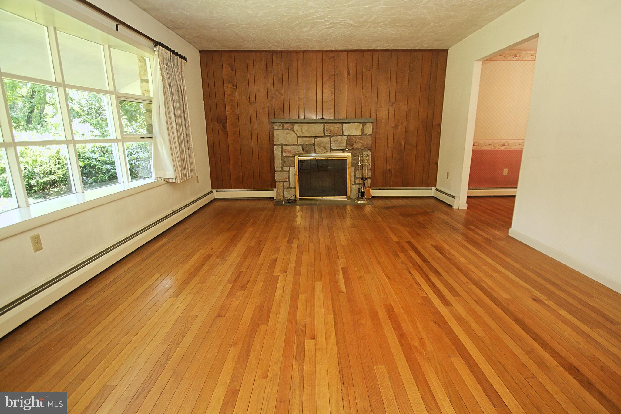 364 Bishop Road Pottstown, PA 19465 - Photo 5 of 17 Gallery Image 5