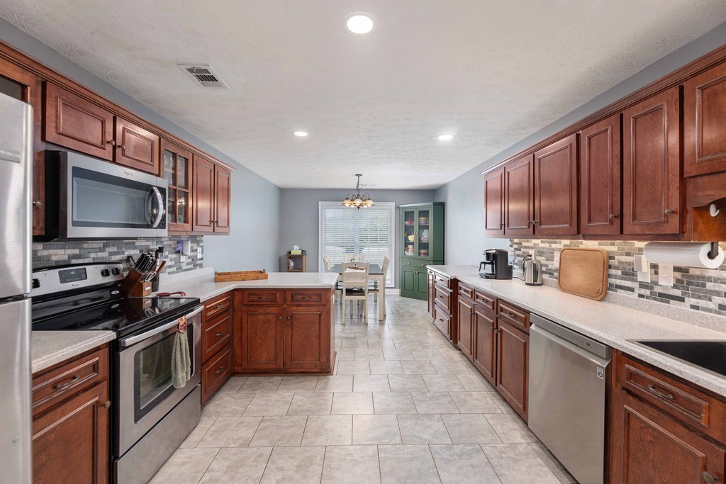 2 Cotton Court Fort Mitchell, AL 36856 - Photo 10 of 37
