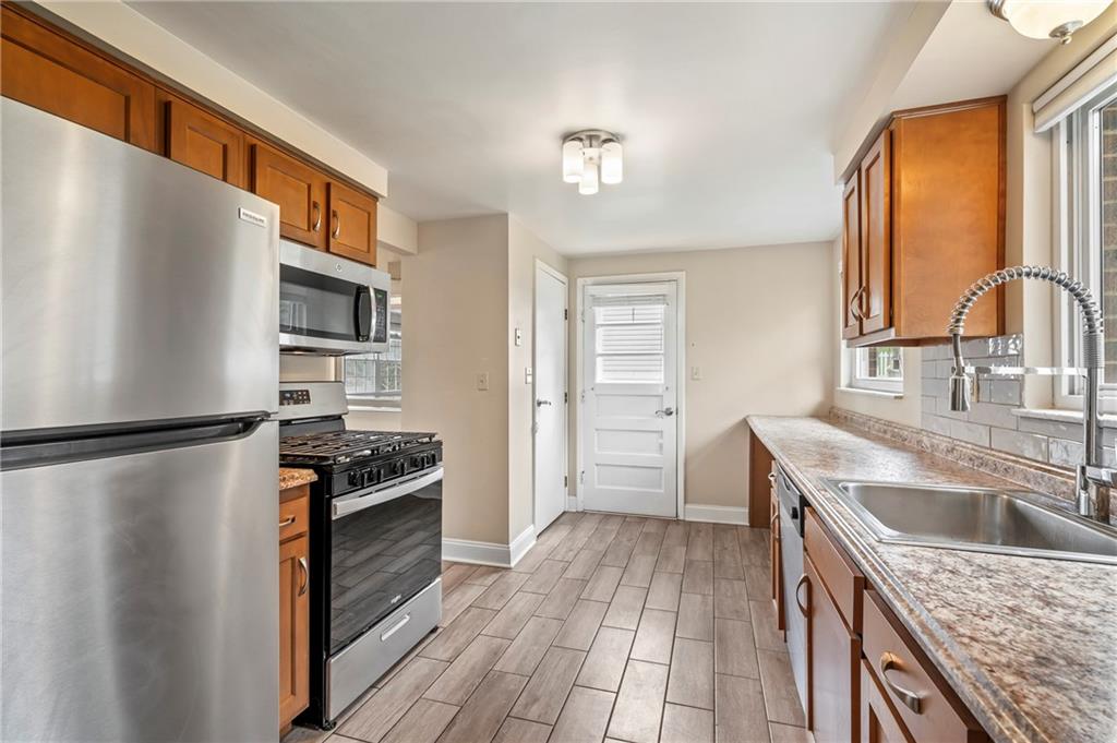 3033 Universal Road Pittsburgh, PA 15235 - Photo 11 of 30