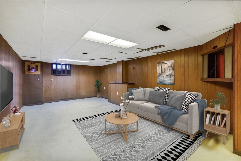 119 Feltham Road Springfield, MA 01118 - Photo 22 of 29 Gallery Image 22